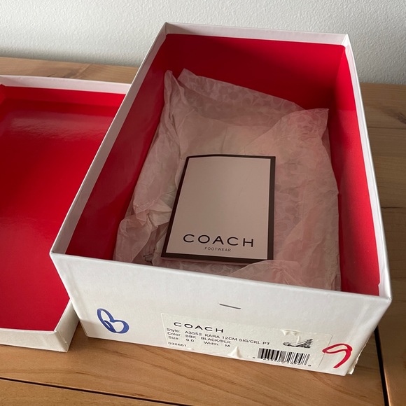 Coach Size 9 Kara Shoes - Picture 3 of 5